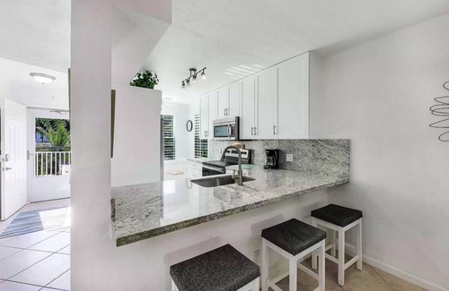 Marco Island Condo | Coastal 2BR/2BA Condo – Steps to Marco Island South Beach – Dec/Jan available!