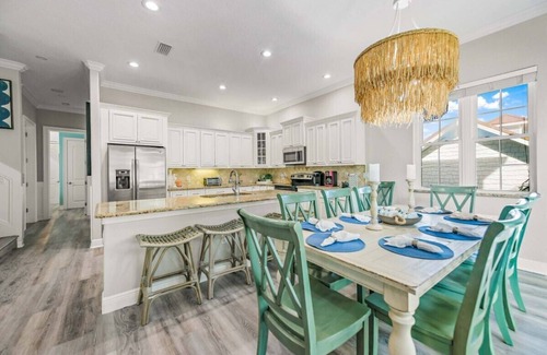 Holmes Beach House | Coastal Bliss- 2-Minute Walk (500 Feet) to the beach with private pool and spa