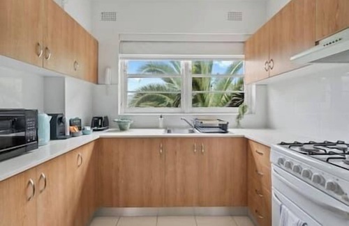 Bondi Apartment | Coastal Bliss 2BR Apt in Bondi with Parking