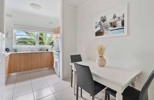 Bondi Apartment | Coastal Bliss 2BR Apt in Bondi with Parking