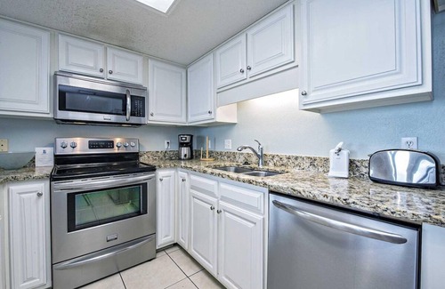 Orange Beach Cottage | Coastal Bliss at Phoenix VI 801 Your Orange Beach Getaway Gulf Front by Prickett Properties
