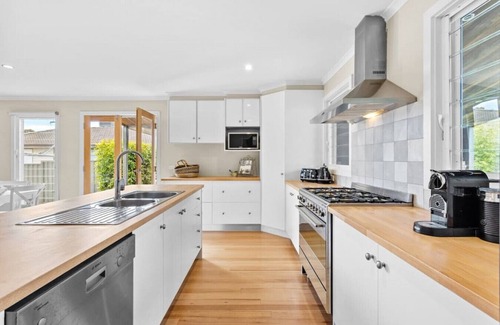 Dromana House | Coastal Bliss - Spa & Chill