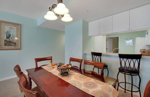 Navarre Beach Condo | Coastal Breeze | 🌊 3BR Gulf-Front | Pool | 6 Chairs and 2 Umbrellas Included ☀️