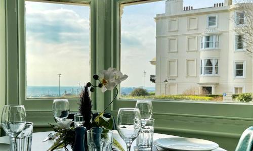Kemptown Apartment | Coastal Breeze with Seaview By My Getaways