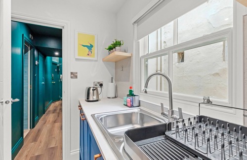 Brighton Apartment | Coastal Breeze with Seaview | By My Getaways