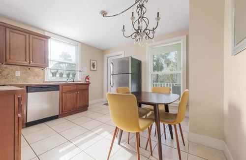 Downtown Historic District House | Coastal Bungalow in heart of St. Augustine, Grill + Firepit