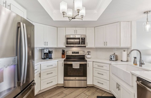 Indian Shores Condo | Coastal Charm Oceanview 3BR Condo w/ Heated Pool