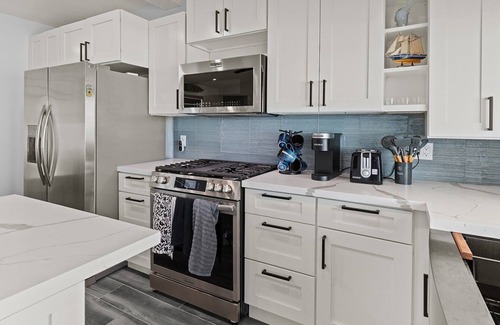 Layton House | Coastal Charmer Direct Gulf-Front Getaway in the