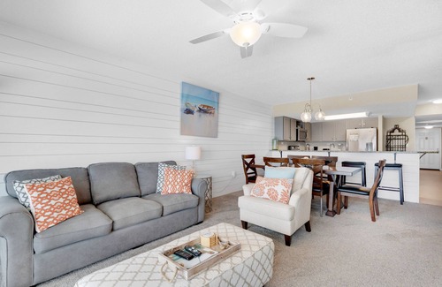 Fort Walton Beach Condo | Coastal Chic~Beach🏖️front~Gorgeous~Heated Pool~3BR Islander Beach Resort 6012