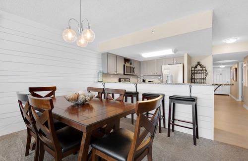 Fort Walton Beach Condo | Coastal Chic~Beach🏖️front~Gorgeous~Heated Pool~3BR Islander Beach Resort 6012