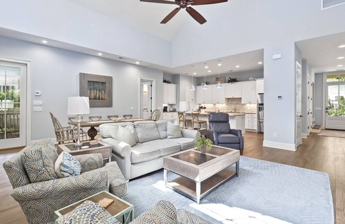 Palmetto Dunes House | Coastal chic home in Palmetto Dunes located minutes from the ocean
