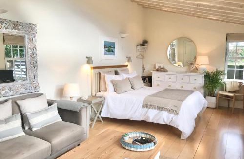 Kinsale House | Coastal Chic waterfront studio