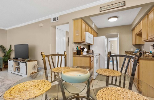 St. Augustine Beach Condo | Coastal Clipper – Charming 2 BDR, Walk to Beach!