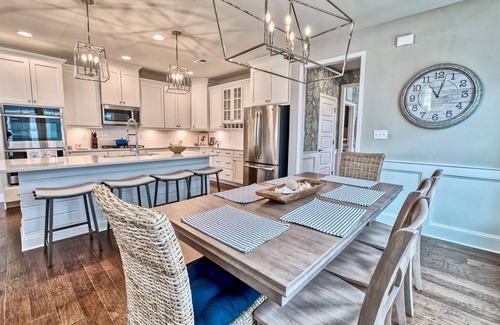 Lewes House | Coastal Club * 5BR Twin Vacation Home w 2.5 Bath * Sleeps 12