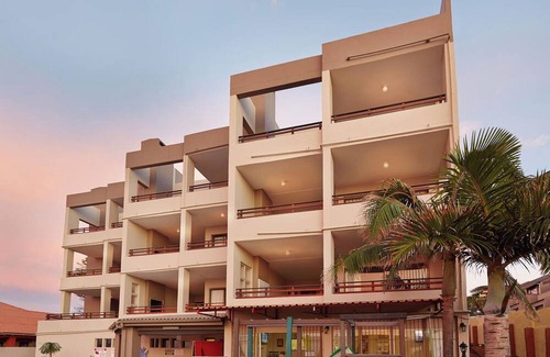 Margate Apartment | Coastal Comfor | Balcony | Pool | Sea Views
