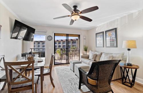 Folly Field Apartment | Coastal Comfort Escape - Beach & Tennis Resort & Beach Access
