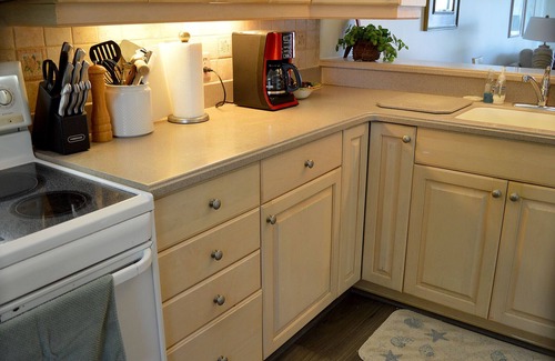 Stuart Condo | Coastal Comfort, 2BR Hutchinson Island Getaway by the Beach