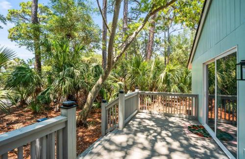 Blue Heron Lake House | Coastal Comfort at 101 Sea Otter - Fripp Island Retreat