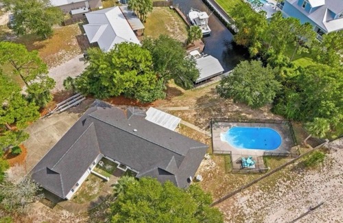Orange Beach House | Coastal Comfort & Charm - Perfect for Family Getaways - Boat Accessible!