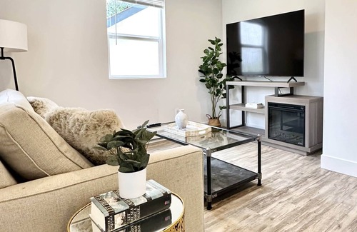 Astoria House | Coastal Comfort in Astoria – 4BR Near River, Fishing & History