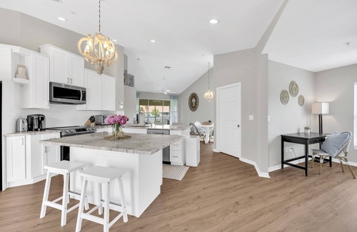 Naples Condo | Coastal Condo in Naples. Newly updated and ready to host your stay in paradise!