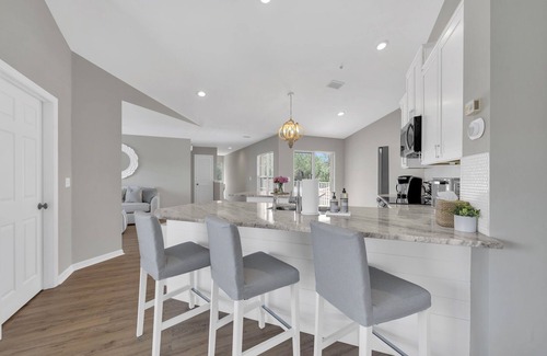 Naples Condo | Coastal Condo in Naples. Newly updated and ready to host your stay in paradise!