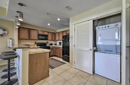 Panama City Beach Condo | Coastal Condo w/ Ocean Views & Pool Access!