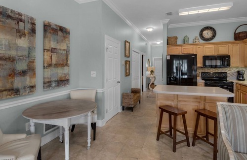 Seagrove Beach Condo | Coastal Condo for 6 w/Pool, 6 Mins to the Beach + Free Attraction Tickets!