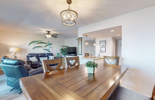 Harbor Oaks Condo | Coastal condo with shared pool & great views - great location