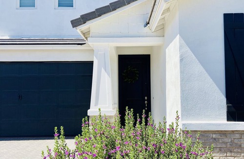 Pecan Creek South House | Coastal contemporary modern home 5mins from Schnepf farms