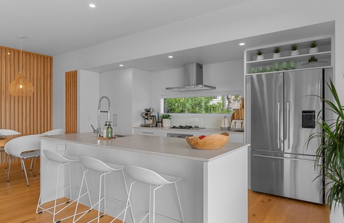 Langs Beach House | Coastal Cool - Luxury Langs Beach Accommodation