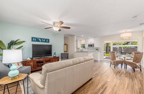 Hobe Sound House | Coastal Cottage/1 Mile to Hobe Sound Public Beach