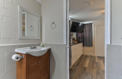 San Jacinto Apartment | Coastal Cottage 6, Across Street from Beach