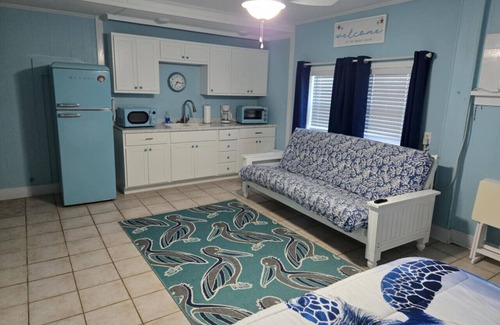 Palacios Apartment | Coastal Cottage Barndominium Deluxe Studio