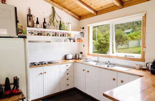 Bicheno House | Coastal Cottage Bicheno