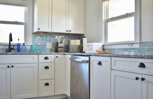 Cape Carteret Cottage | ⛵️Coastal Cottage in Waterfront Neighborhood