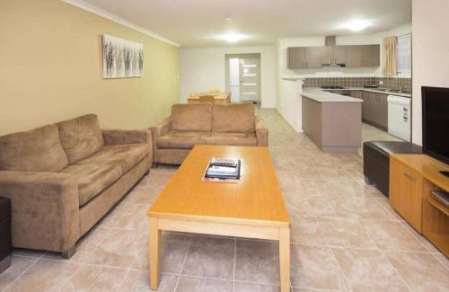 Broadwater House | Coastal Cottage - Unit 22 Cape View Resort, Busselton