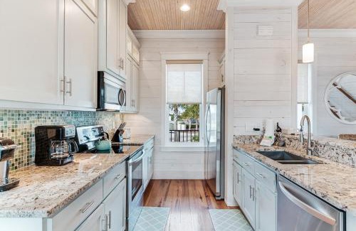 Orange Beach House | Coastal Cottage