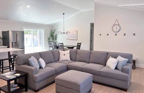 Old Village House | Coastal Cottage in Charming Old Mt Pleasant!