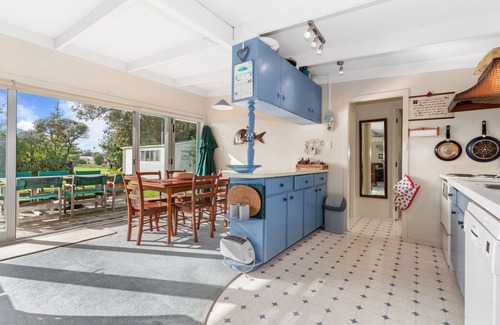 Waipu Cove House | Coastal Cove – Waipu Cove Holiday Home