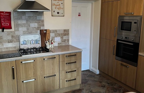 Llanfairfechan Apartment | Coastal Cwtch Apartment, Llanfairfechan, Conwy, foot of Snowdonia National Park