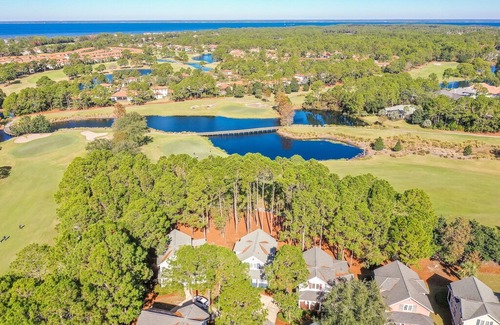 Laurel Grove House | COASTAL DISTANCING-SANDESTIN GOLF & BEACH RESORT! SLEEPS 12! GOLF CART INCLUDED!