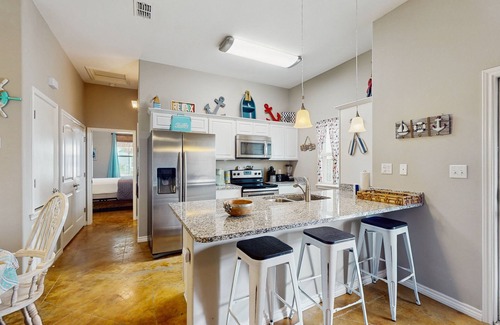 Corpus Christi House | Coastal, dog-friendly townhouse with shared pool & large yard - steps to sand