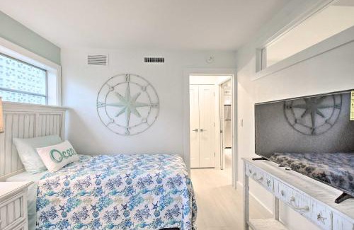 Old Naples Apartment | Coastal Downtown Naples Condo - Walk to the Beach!