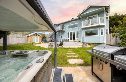 El Granada House | Coastal Dream - 2 Blocks to ocean, steps to beach, hot tub, coastal trail, BBQ