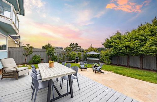 El Granada House | Coastal Dream - 2 Blocks to ocean, steps to beach, hot tub, coastal trail, BBQ