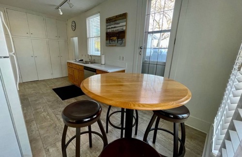 Saugatuck Apartment | Coastal Dreams - Roomy 2-bedroom Apartment Nestled in Downtown Saugatuck