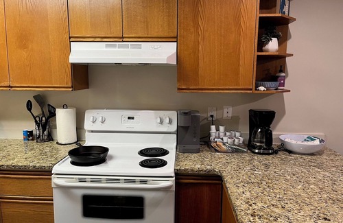 Regional District of Nanaimo House | Coastal Elements - 2BDRM - Full Kitchen - OceanFront - Short Walk to Water