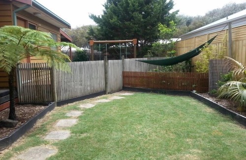 Ocean Grove House | Coastal Escape–400m to Beach,Café & Pub | Pet-Friendly | Spa & Netflix