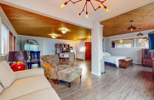Clinton Hotel | Coastal Garden Cottage